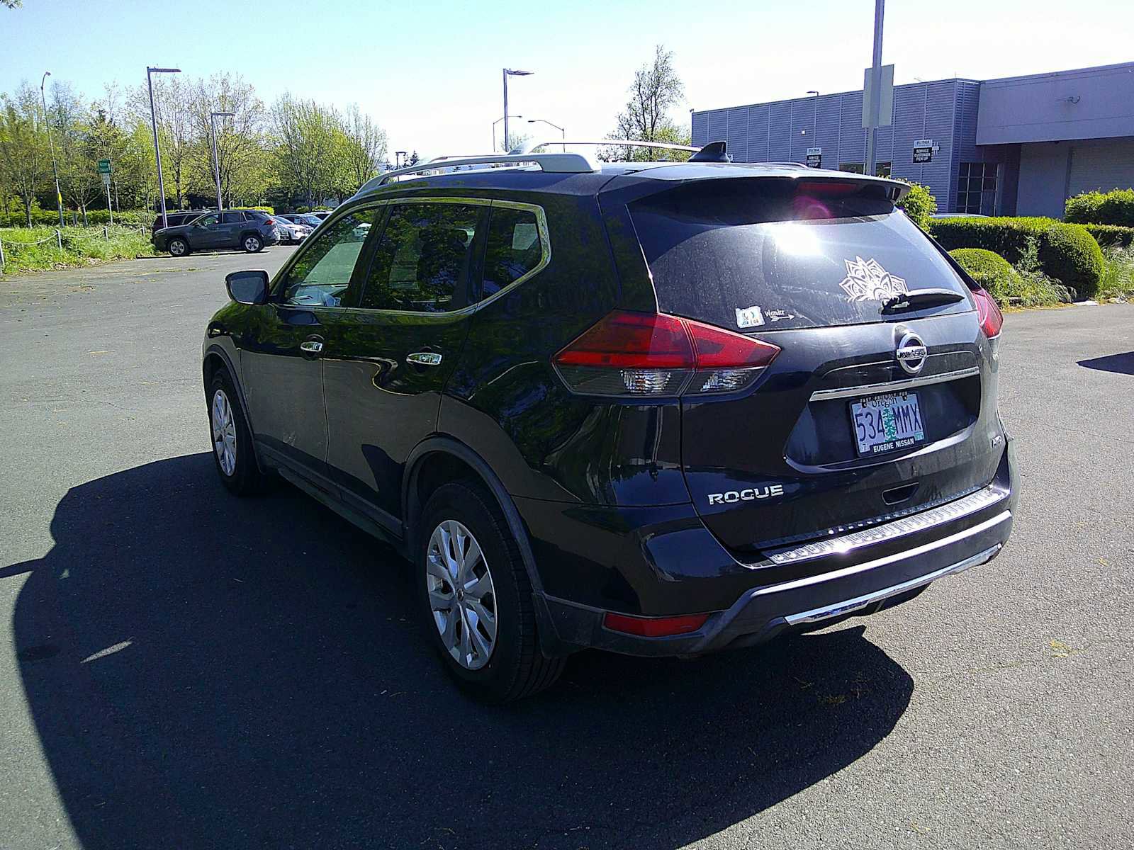 Used 2017 Nissan Rogue S w/ Appearance Package AWD/4WD image 3