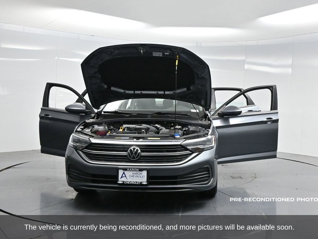 Used 2022 Volkswagen Jetta SE image 44