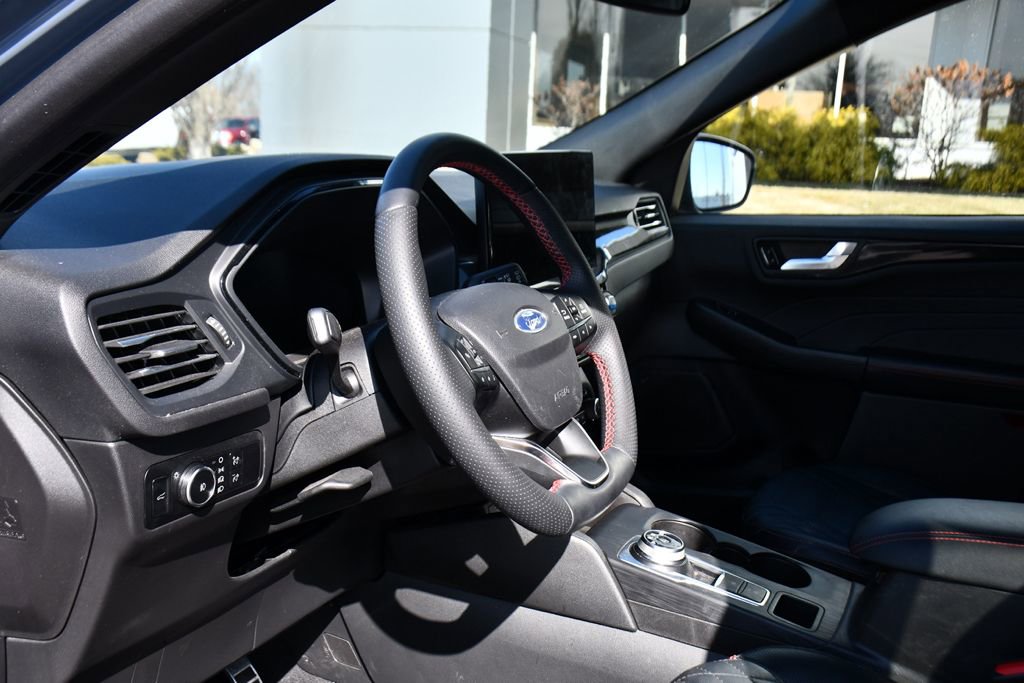 Used 2023 Ford Escape ST-Line Elite w/ Premium Technology Package image 11