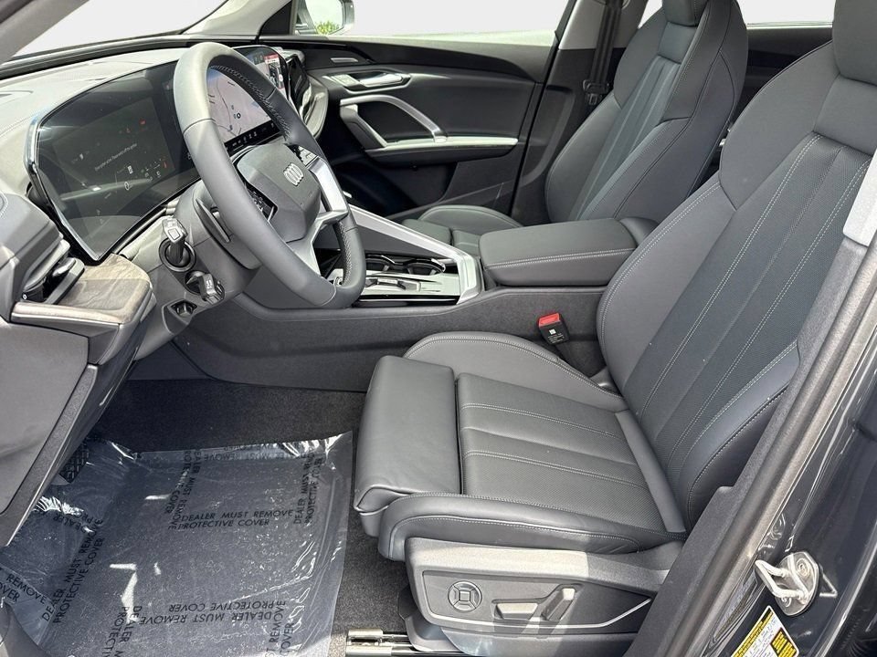 Used 2025 Audi Q5 Premium Plus w/ Premium Plus AWD/4WD image 16