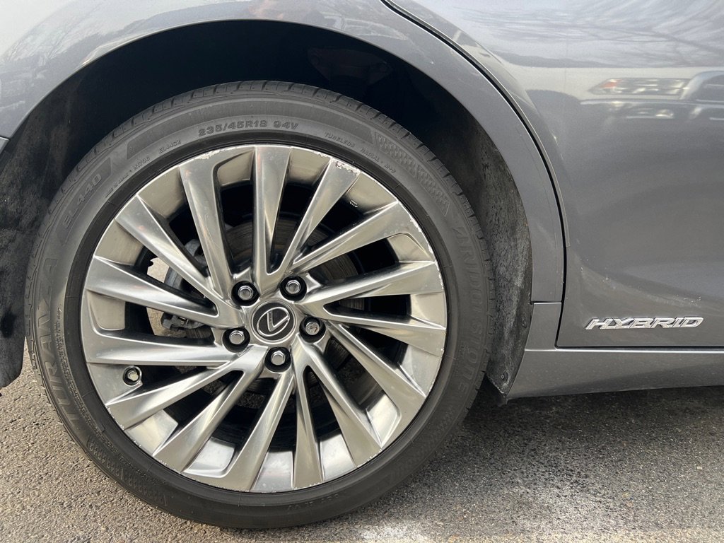 Used 2019 Lexus ES 300h image 39