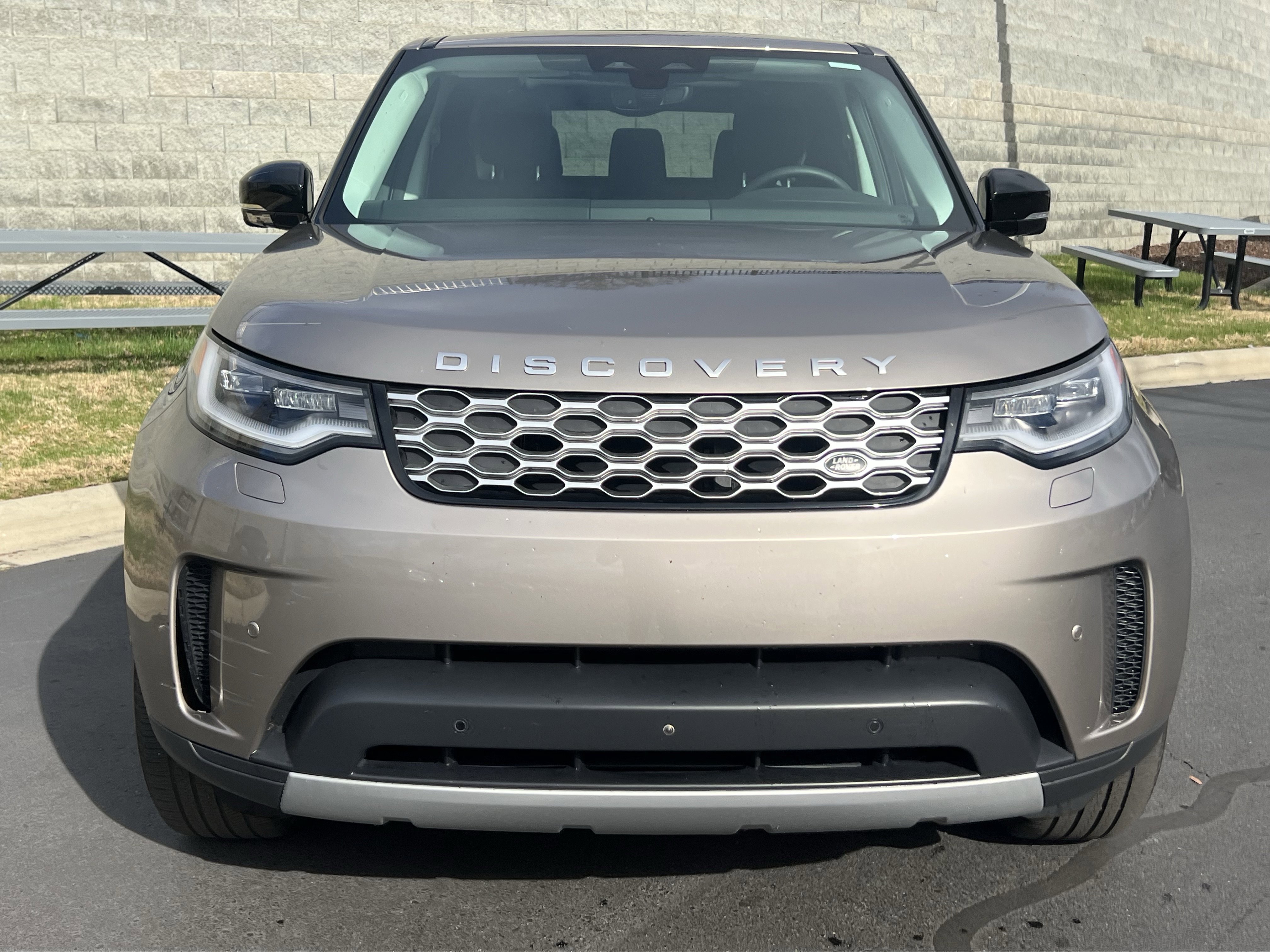Certified 2024 Land Rover Discovery S image 9
