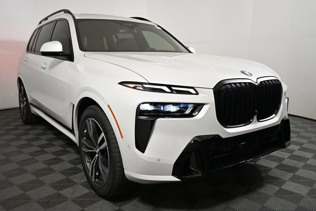 New 2026 BMW X7 xDrive40i w/ M Sport Package AWD/4WD image 4