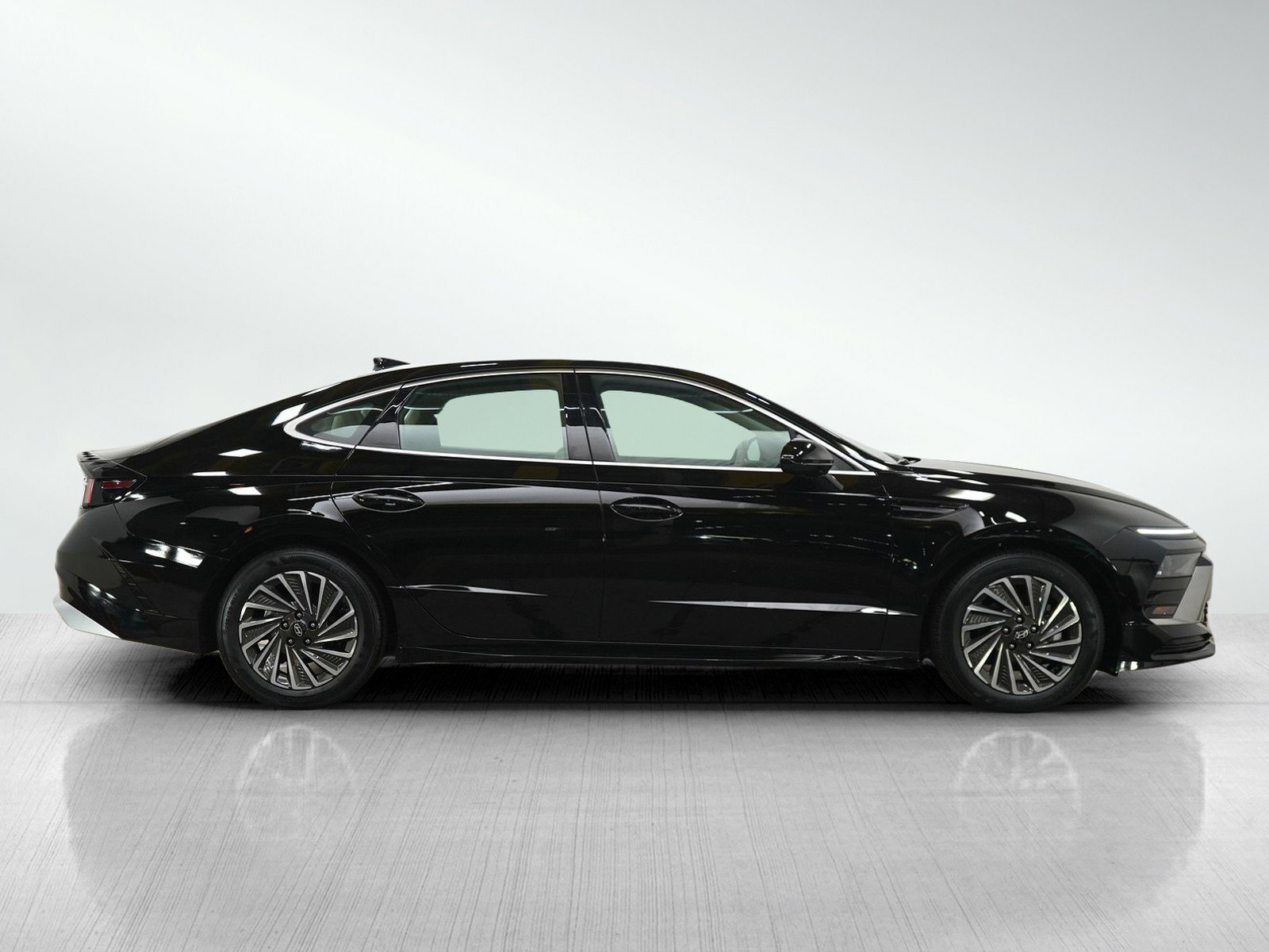 Certified 2025 Hyundai Sonata SEL FWD image 6
