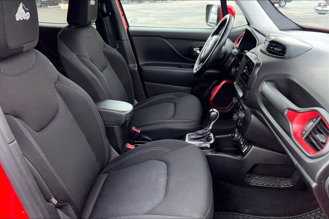 Used 2022 Jeep Renegade Latitude w/ Convenience Group AWD/4WD image 7