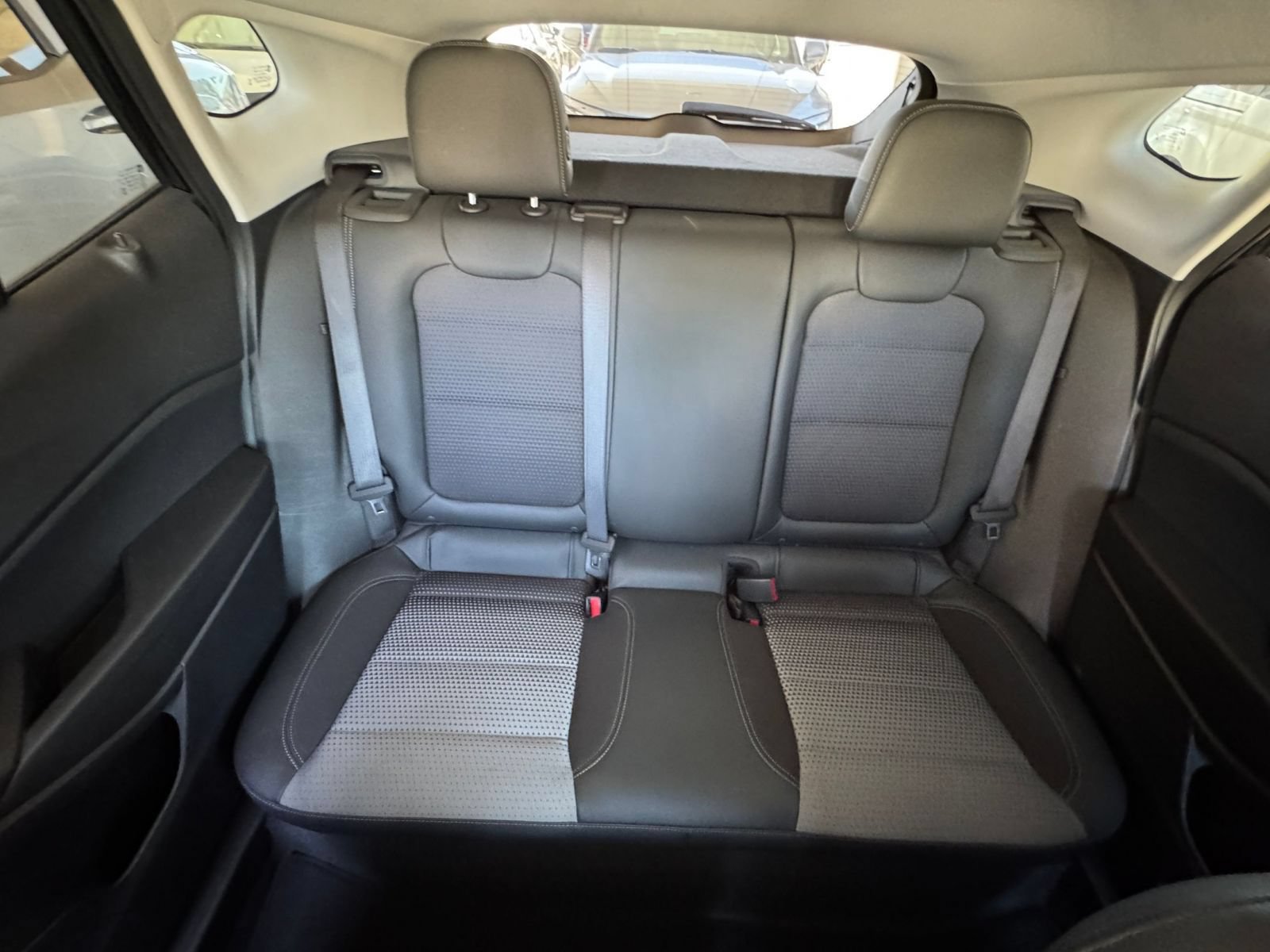 Used 2025 Chevrolet Trax LT FWD image 37