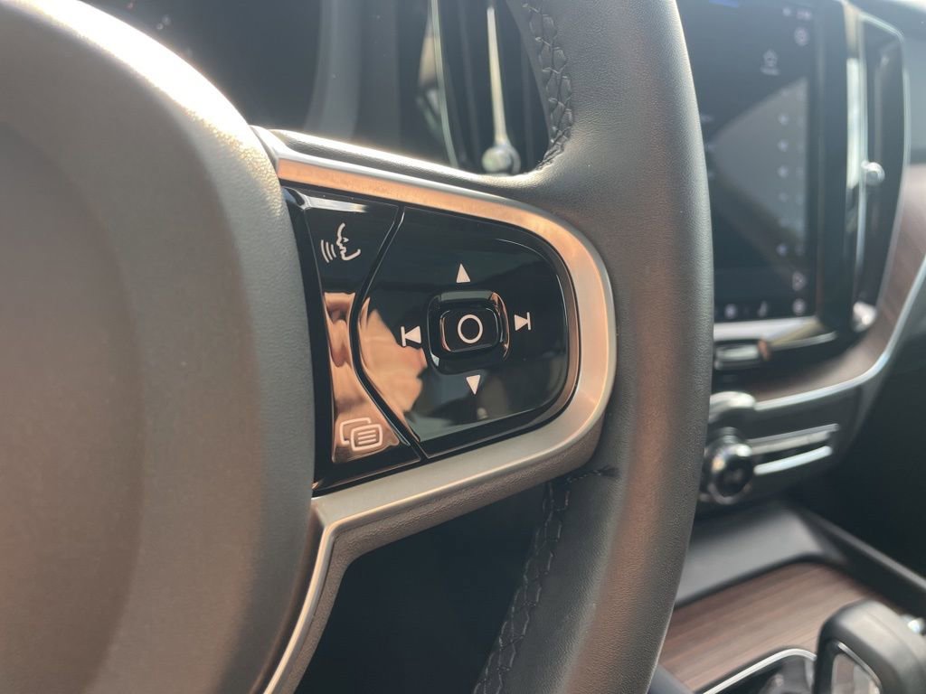 Certified 2023 Volvo XC60 B5 Plus w/ Climate Package image 40