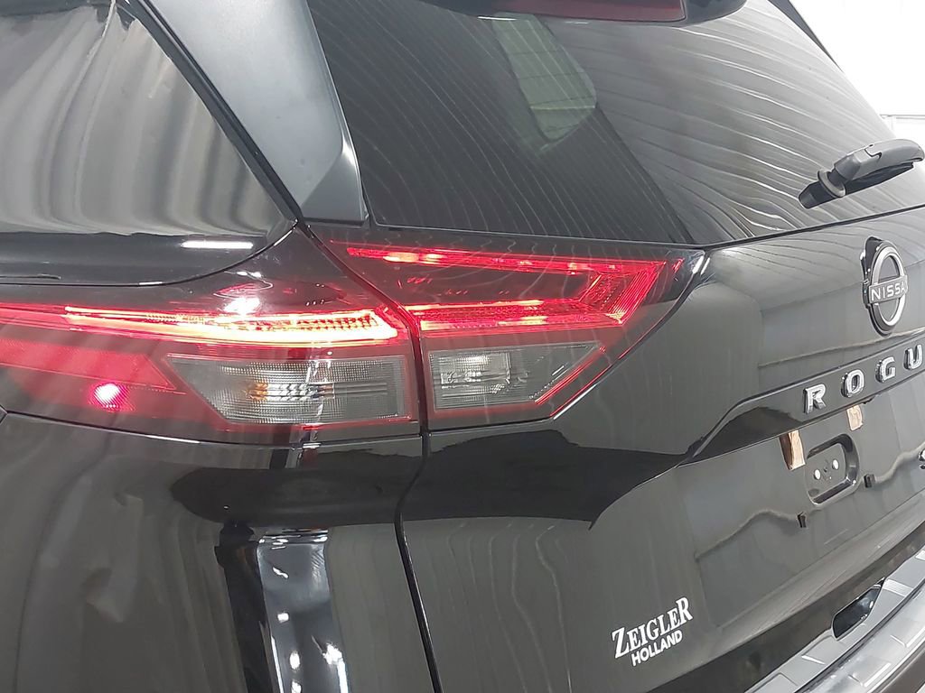 Certified 2023 Nissan Rogue SV w/ SV Premium B Package image 35