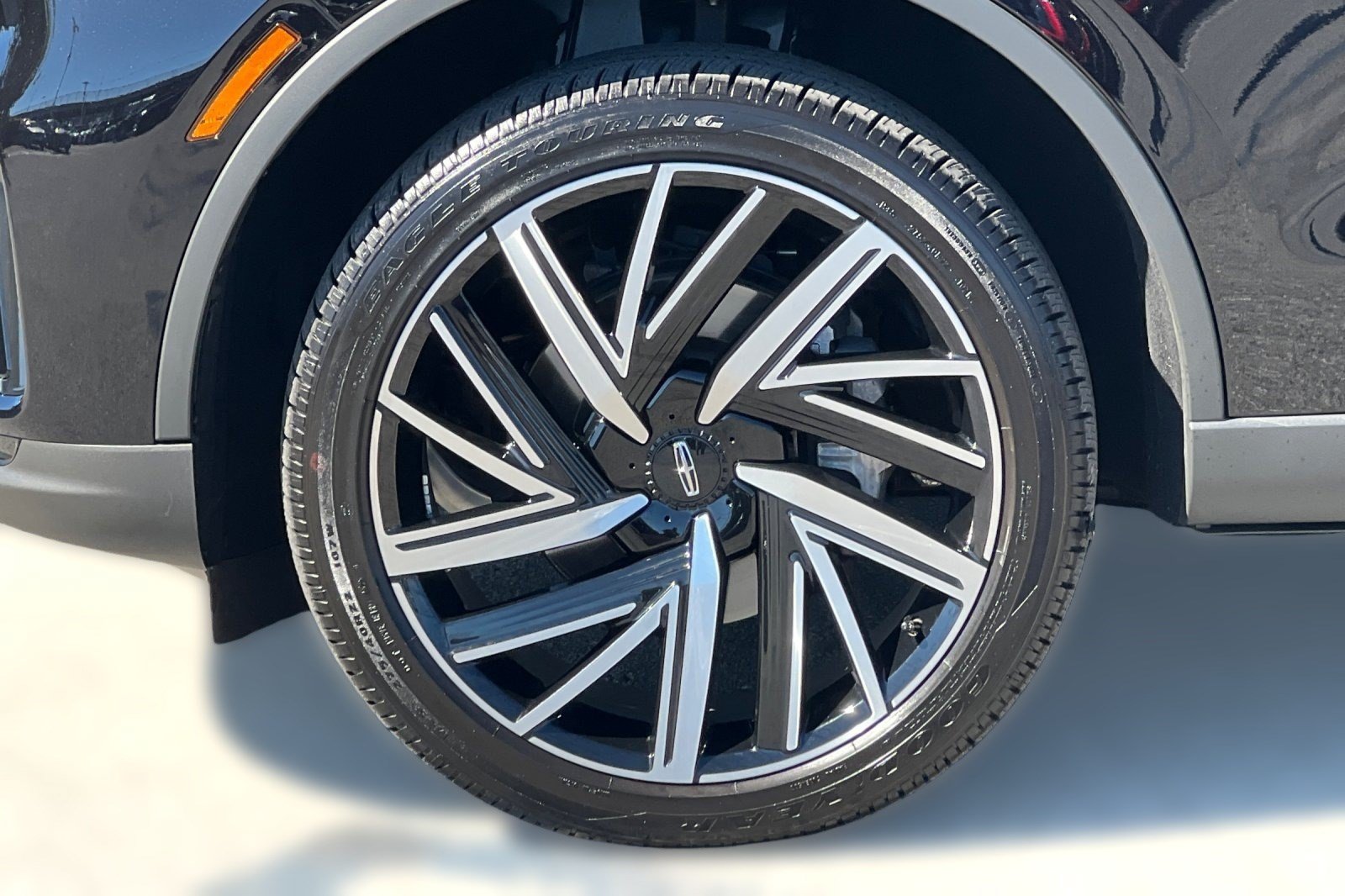 Used 2026 Lincoln Aviator Reserve AWD/4WD image 12