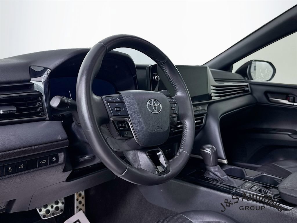 Used 2025 Toyota Camry XSE image 9