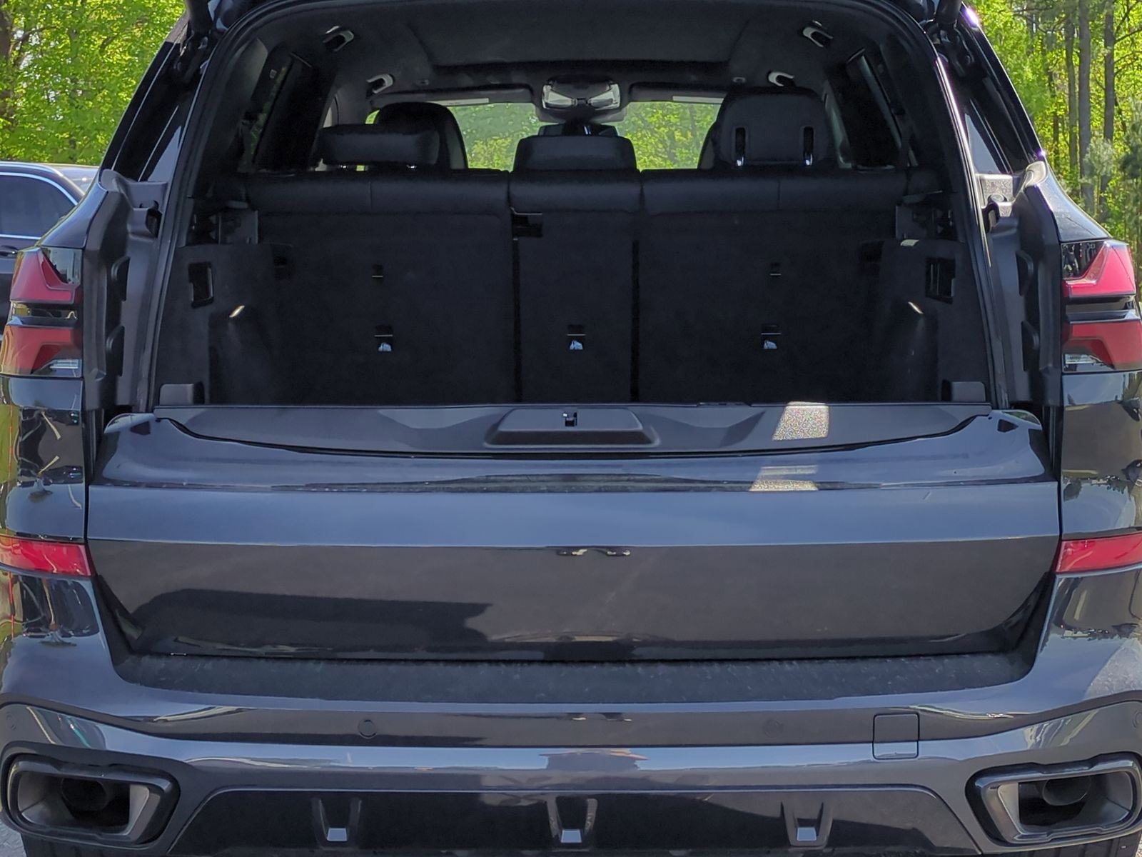 Certified 2024 BMW X5 xDrive50e w/ M Sport Package image 32