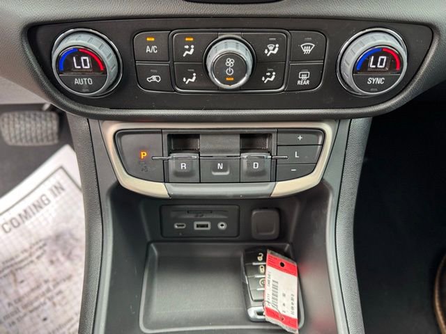 Used 2024 GMC Terrain Denali w/ Denali Premium Package image 18