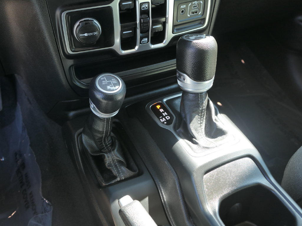 Used 2024 Jeep Wrangler Unlimited AWD/4WD image 21