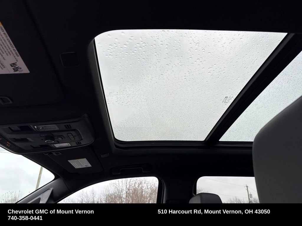 Used 2023 Chevrolet Suburban Z71 w/ Luxury Package image 24