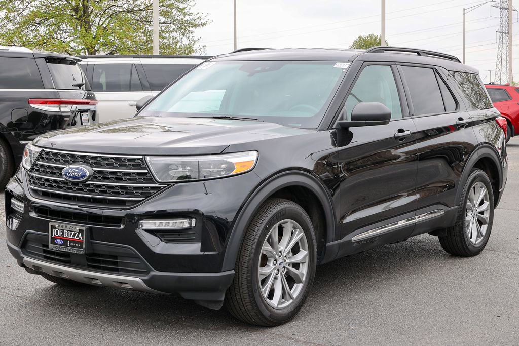 Certified 2023 Ford Explorer XLT w/ Equipment Group 202A AWD/4WD image 30