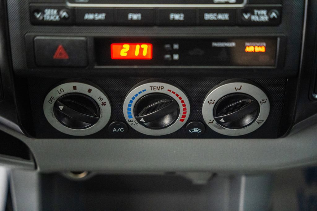 Used 2011 Toyota Tacoma 4x4 Regular Cab image 22