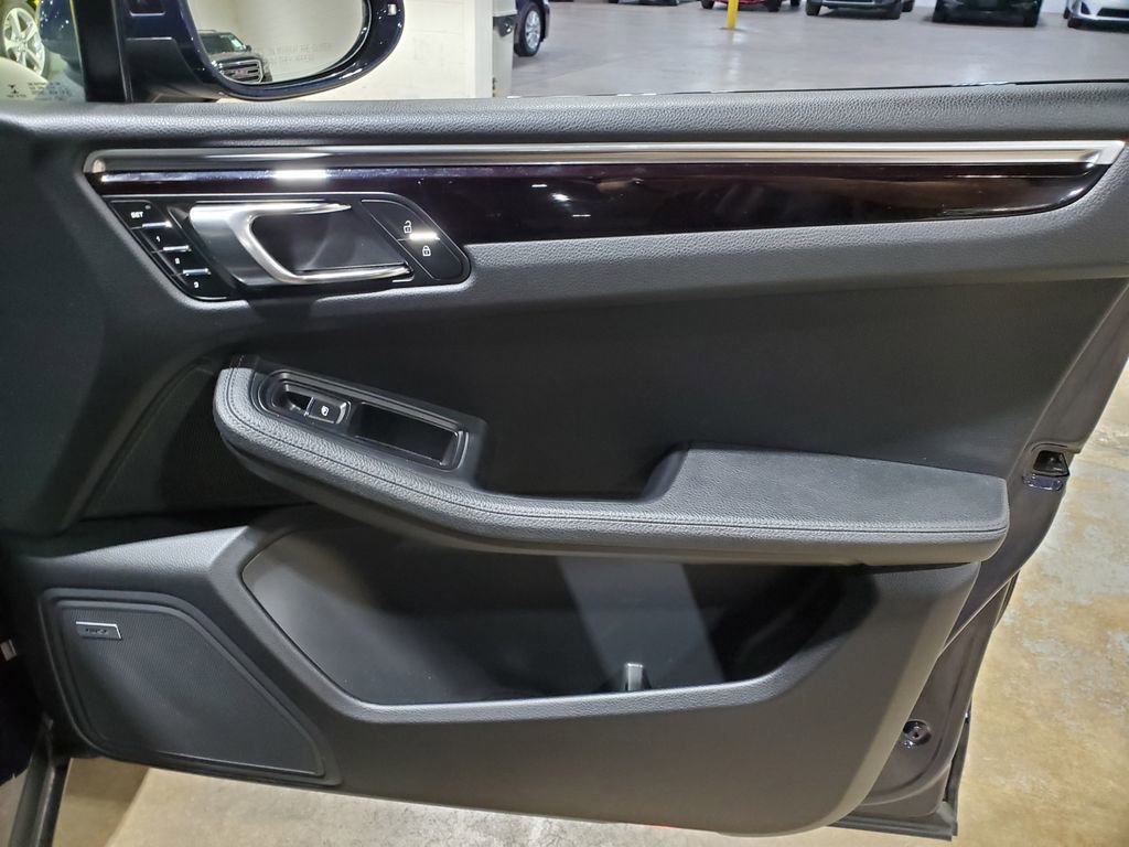 Used 2020 Porsche Macan image 17