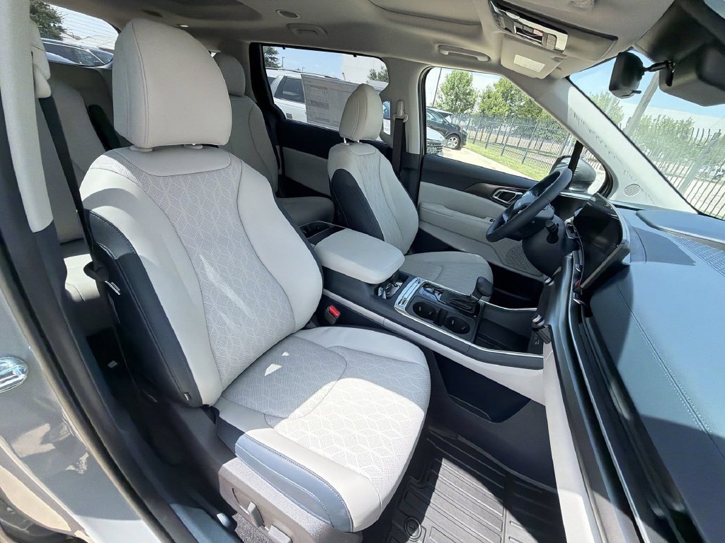 New 2027 Kia Carnival SX w/ Dark Edition Package FWD image 28