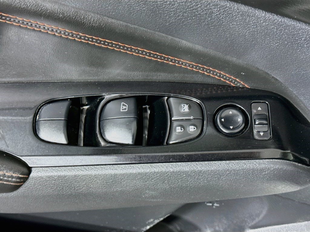 Used 2023 Nissan Altima 2.5 SR FWD image 23