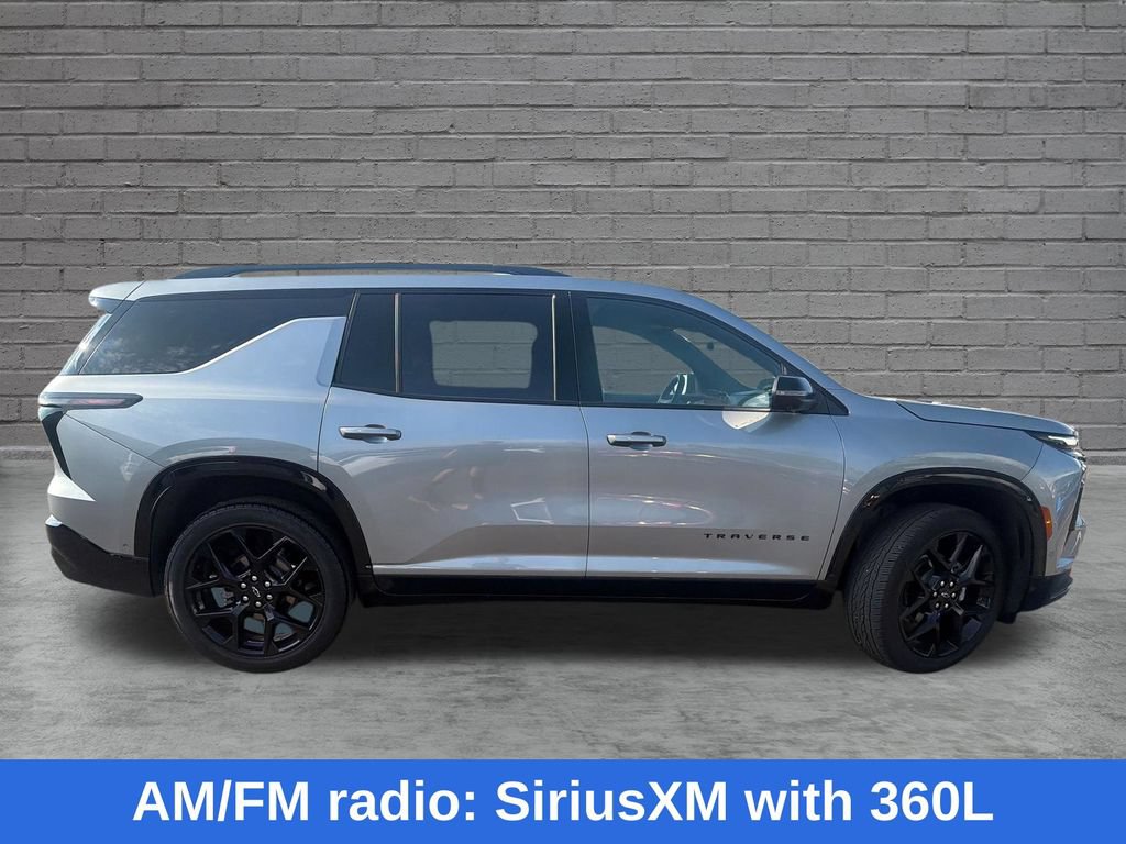 Used 2025 Chevrolet Traverse RS AWD/4WD image 9