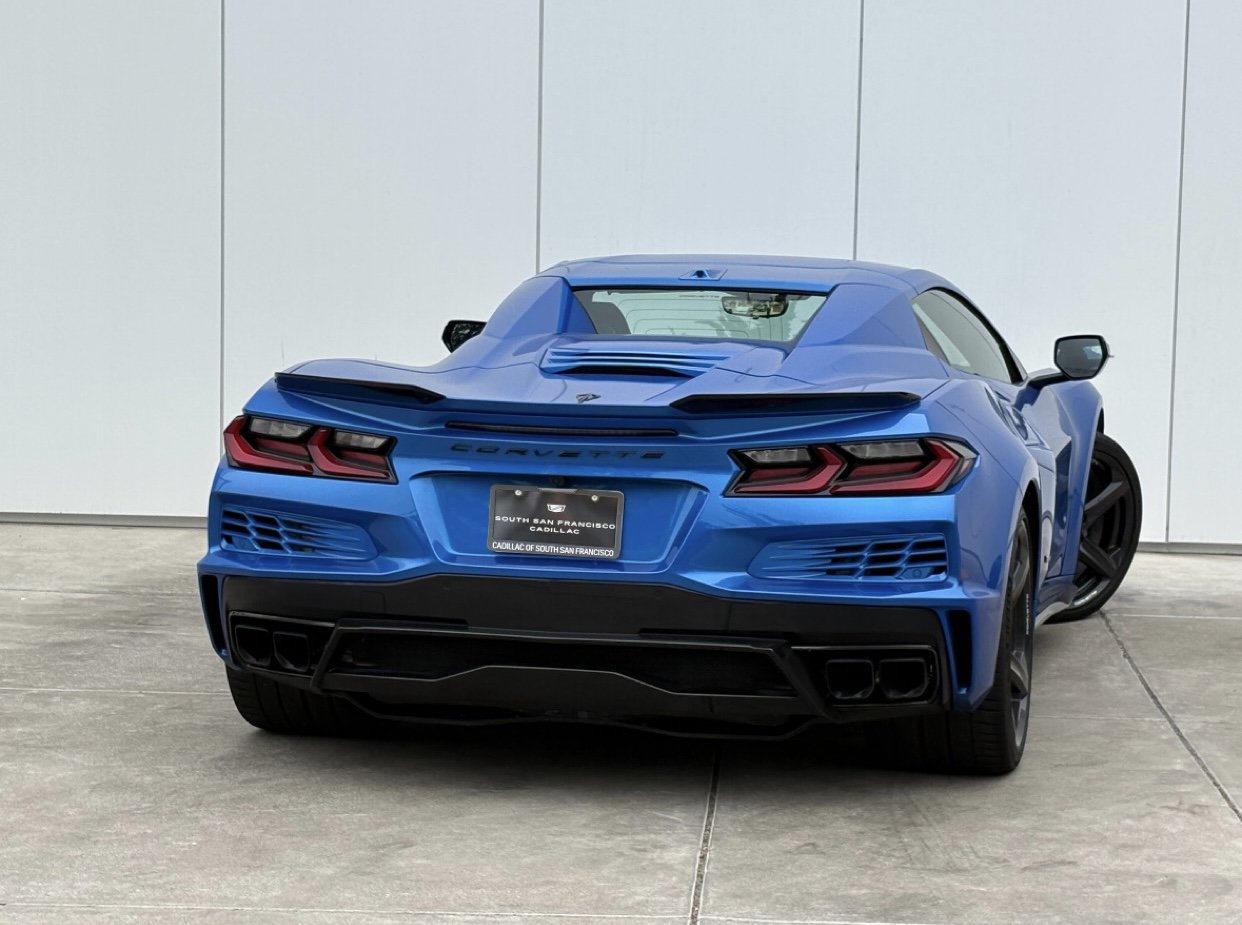 Used 2026 Chevrolet Corvette E-Ray w/ Stealth Interior Trim Package AWD/4WD image 6
