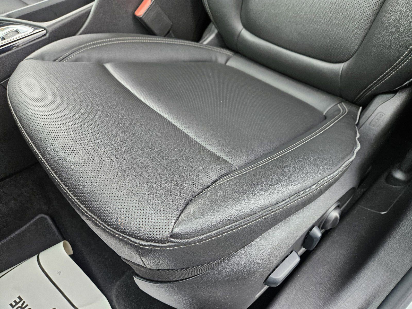 Used 2024 Buick Encore GX Sport Touring w/ Comfort Package image 8