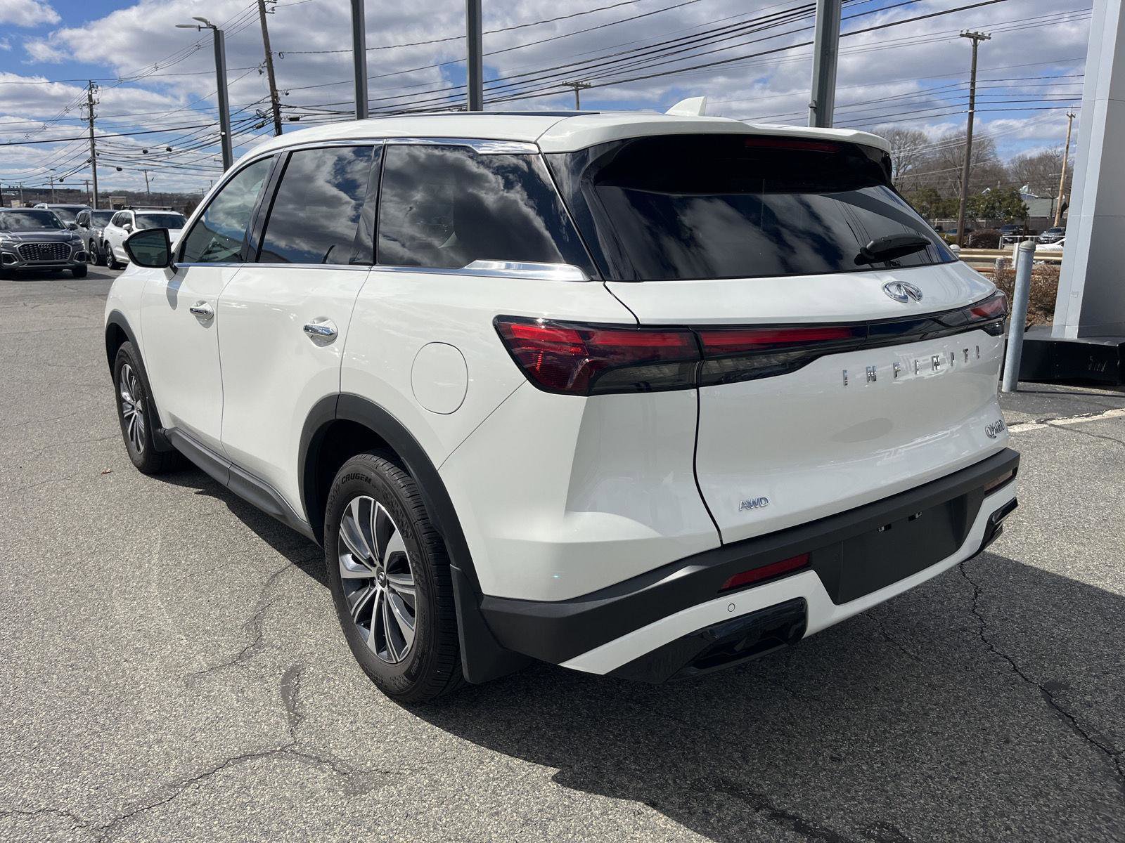 Certified 2025 INFINITI QX60 Pure image 5