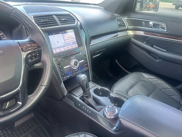 Used 2018 Ford Explorer Platinum AWD/4WD image 25
