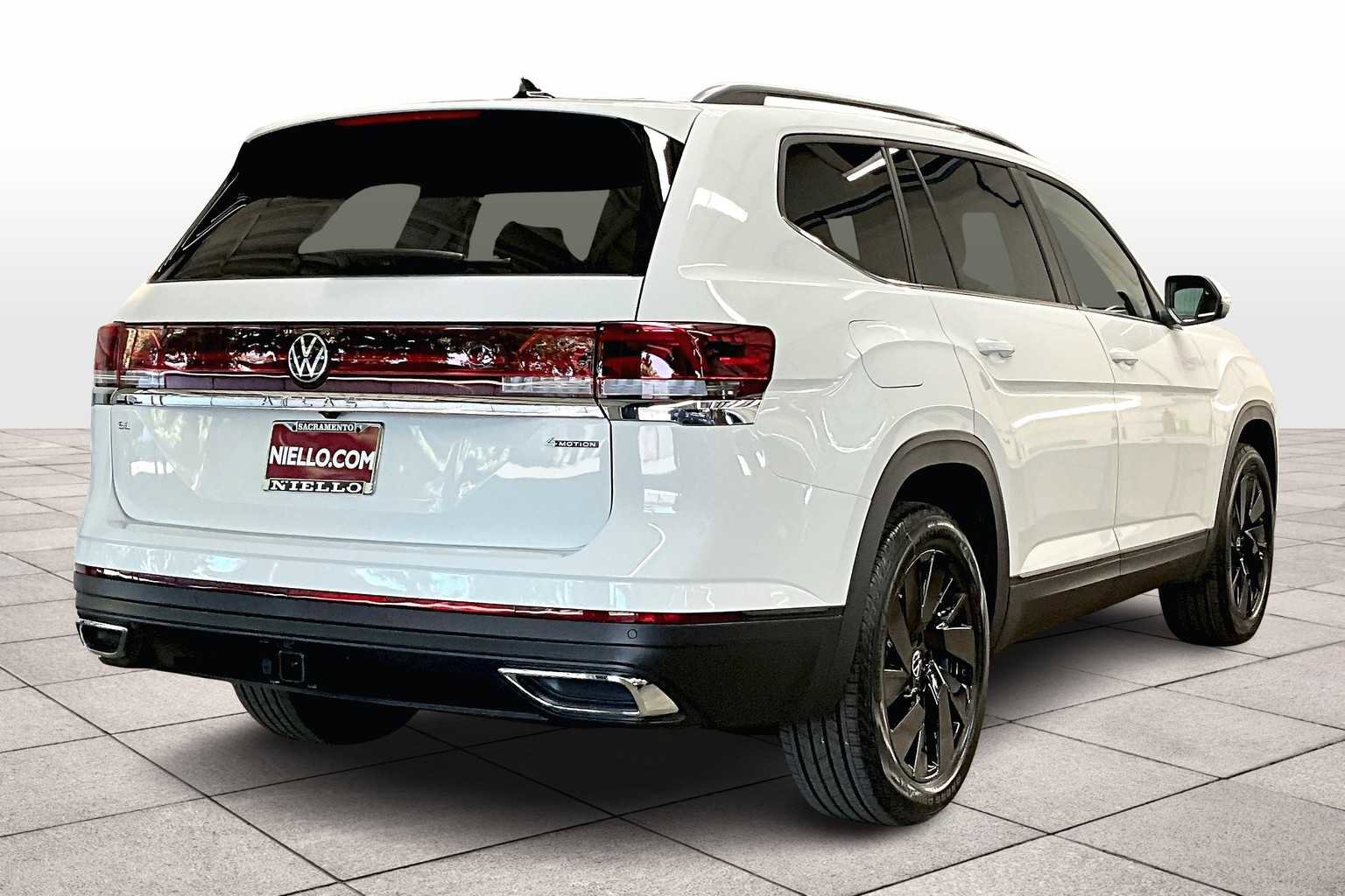 New 2025 Volkswagen Atlas SE image 4