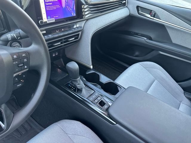 Used 2025 Toyota Camry LE image 24