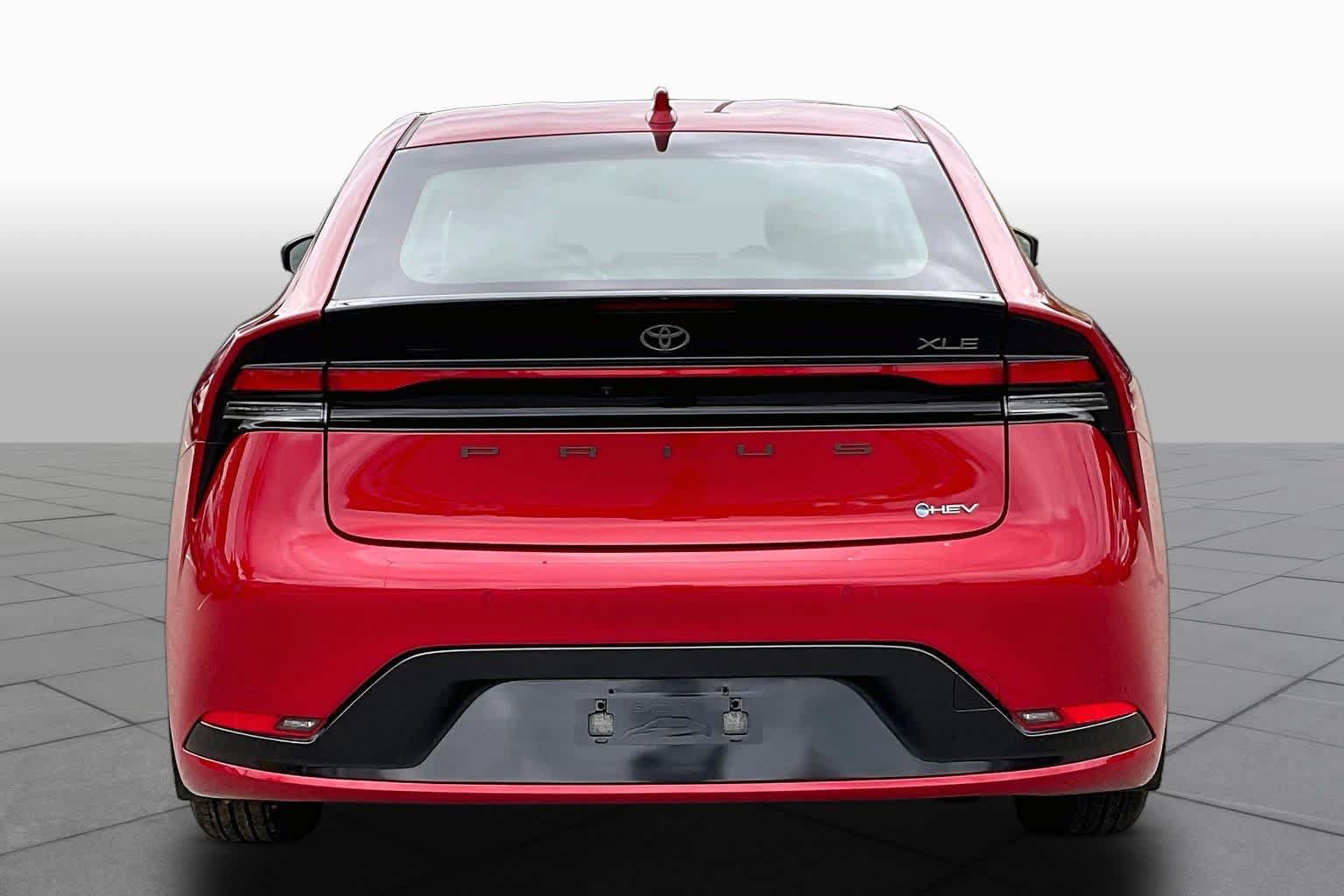 Used 2024 Toyota Prius XLE AWD/4WD image 5
