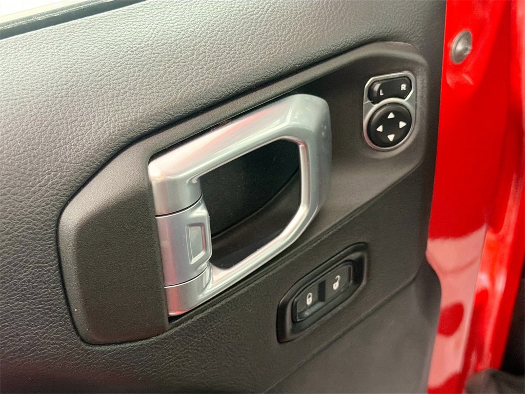 Used 2021 Jeep Wrangler Unlimited Sahara image 18