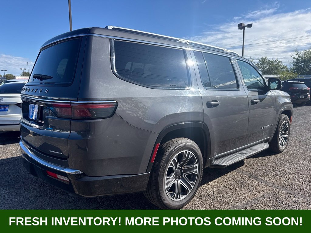Used 2024 Jeep Wagoneer Series II w/ Flexible Seating Group RWD image 2