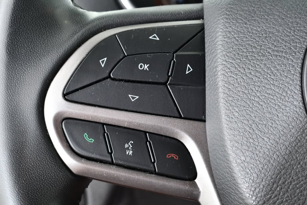 Used 2020 Jeep Cherokee Latitude Plus AWD/4WD image 33