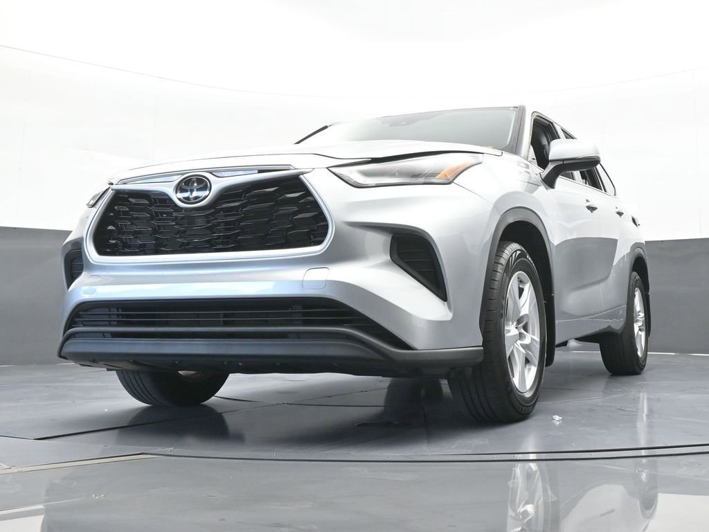 Used 2022 Toyota Highlander L AWD/4WD image 50