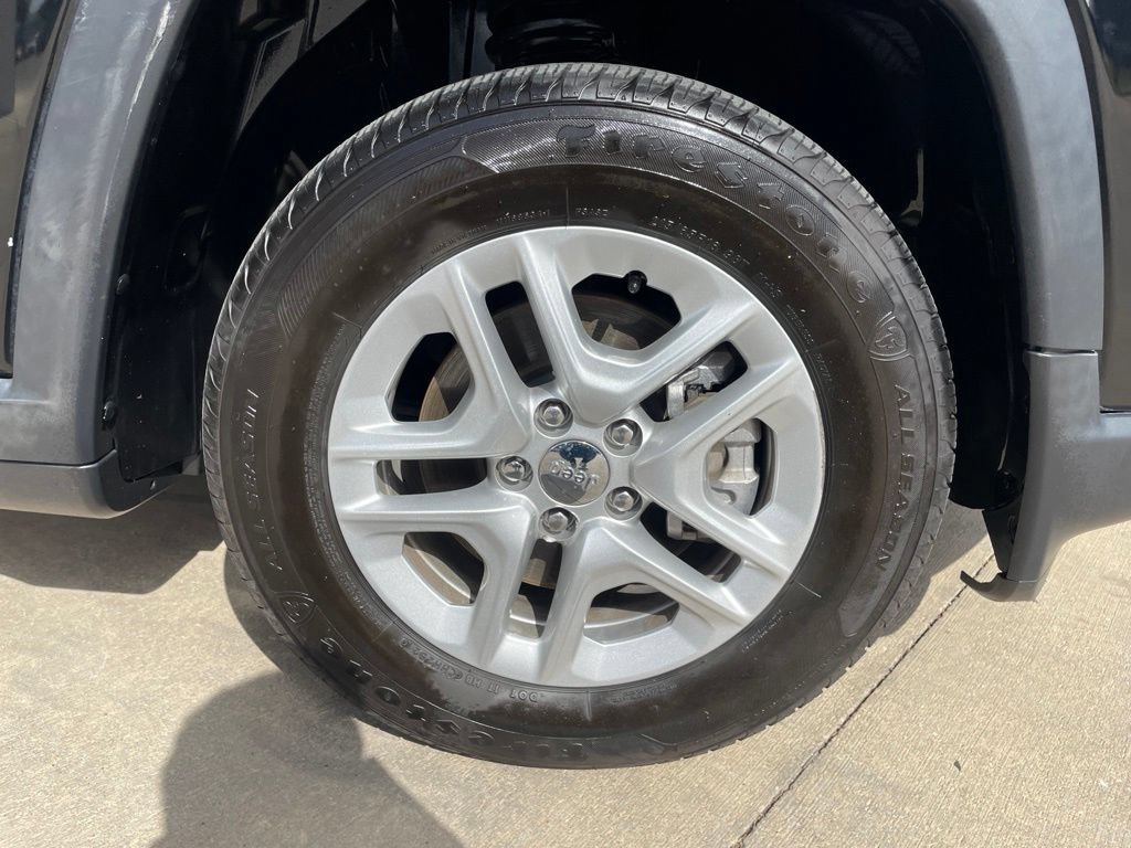 Used 2021 Jeep Compass Sport FWD image 27