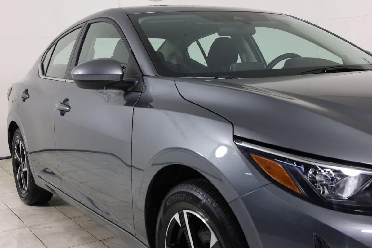Used 2025 Nissan Sentra SV FWD image 38