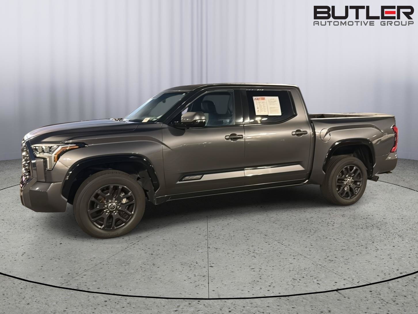 Used 2023 Toyota Tundra Platinum AWD/4WD image 3