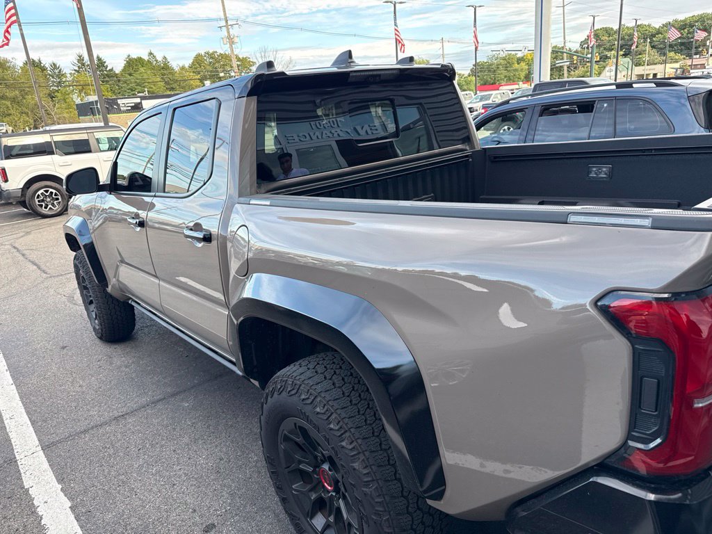 Used 2025 Toyota Tacoma TRD Pro w/ Tow Tech Package AWD/4WD image 7
