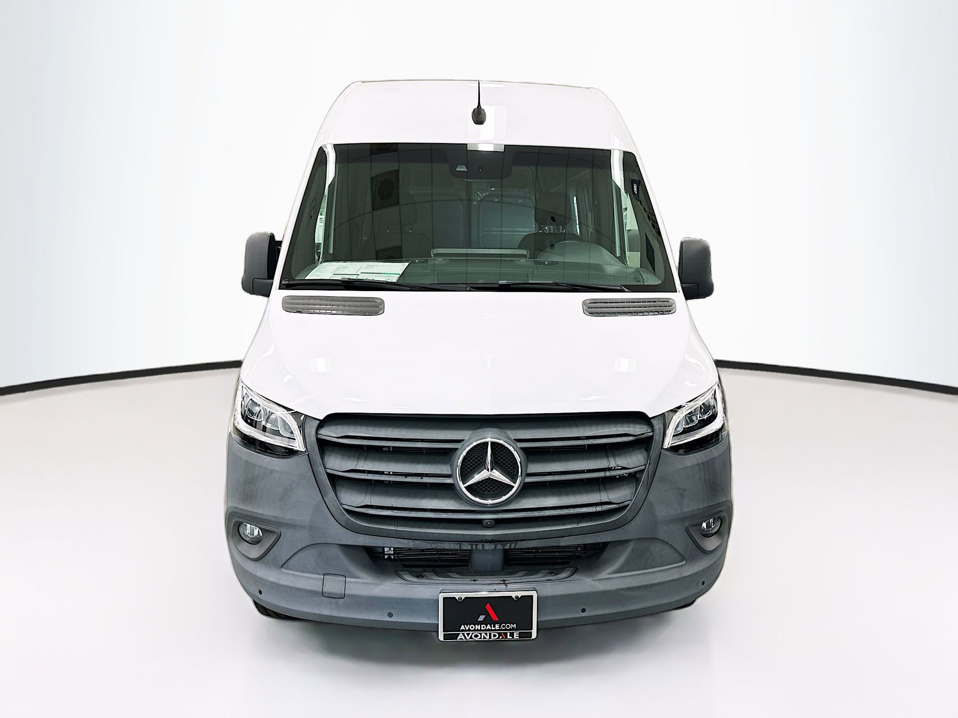 Used 2023 Mercedes-Benz Sprinter 2500 image 2