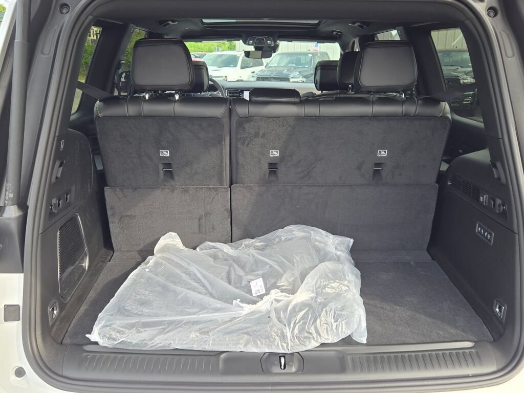 New 2026 Jeep Grand Wagoneer 4WD image 17