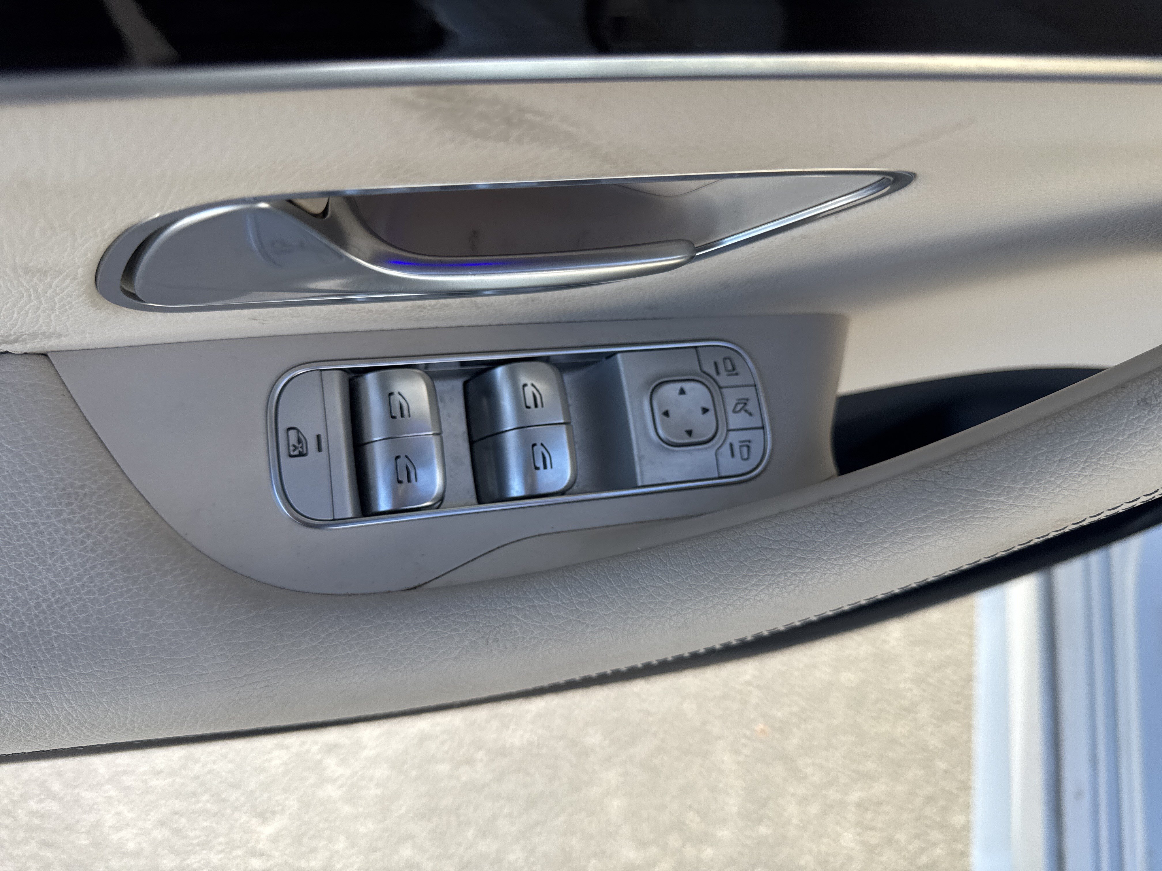 Used 2024 Mercedes-Benz GLE 450 4MATIC image 15