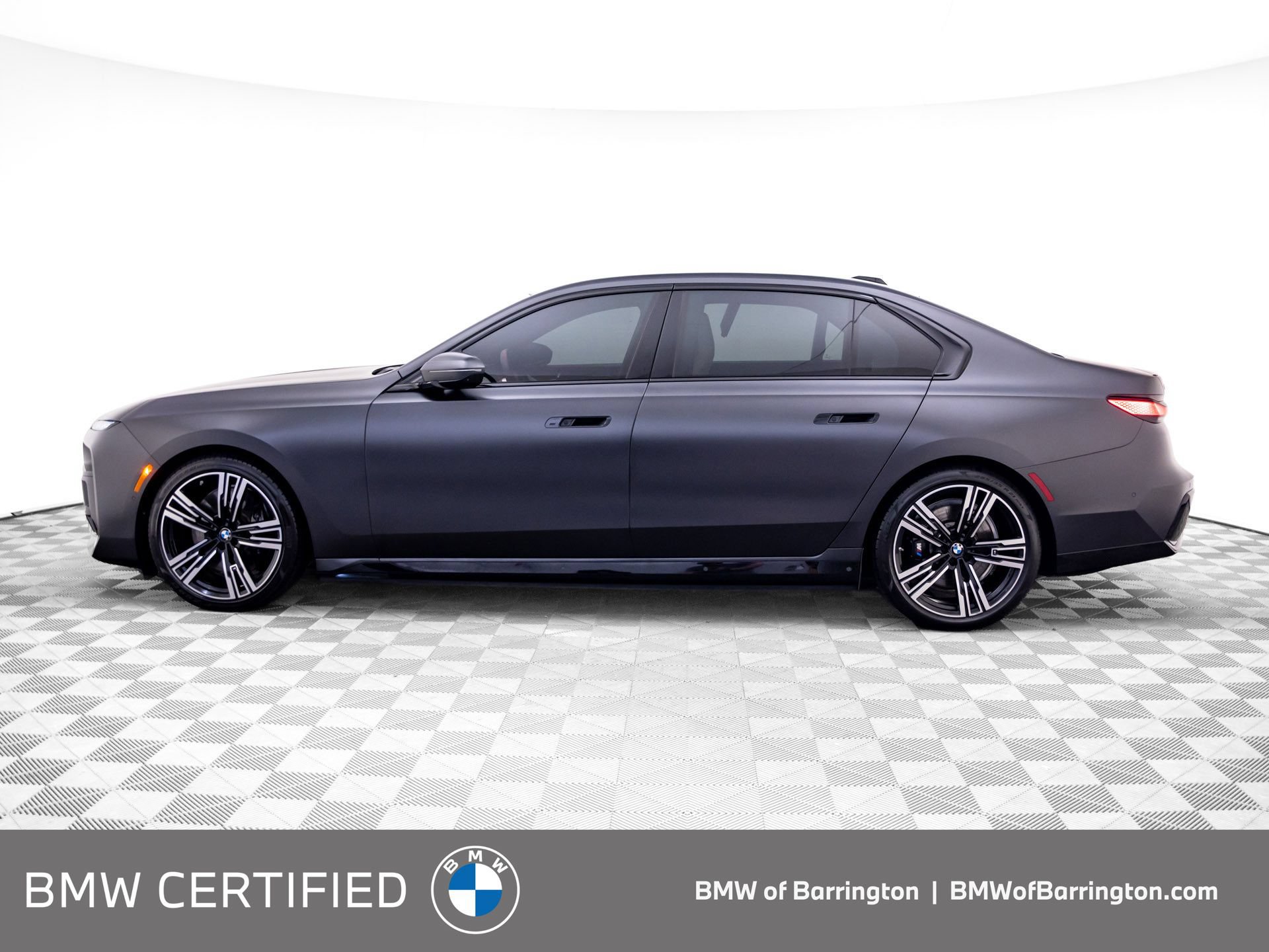 Used 2023 BMW i7 xDrive60 AWD/4WD image 2