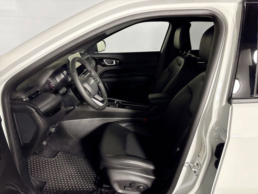 New 2026 Jeep Compass Latitude AWD/4WD image 11