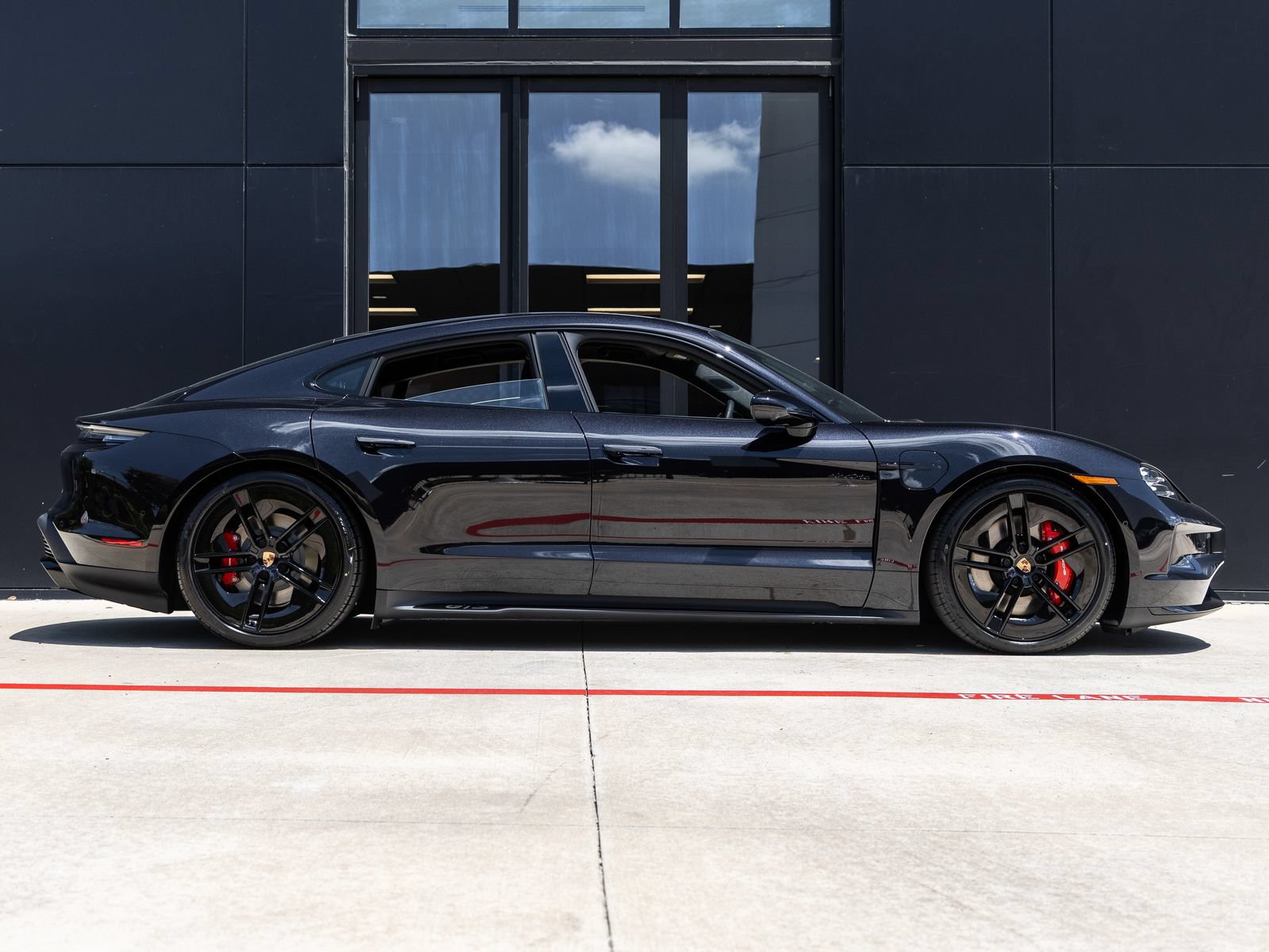 New 2026 Porsche Taycan GTS AWD/4WD image 12