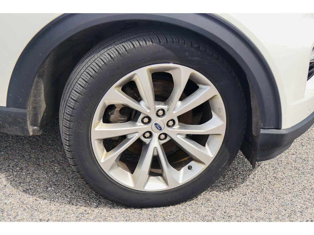 Used 2022 Ford Explorer Platinum w/ Technology Package AWD/4WD image 32