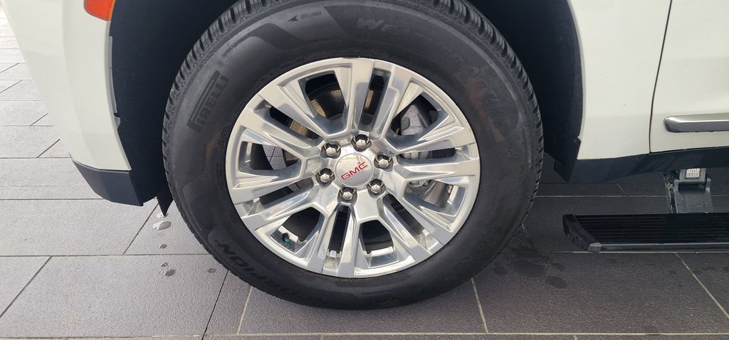 Used 2024 GMC Yukon Denali AWD/4WD image 12