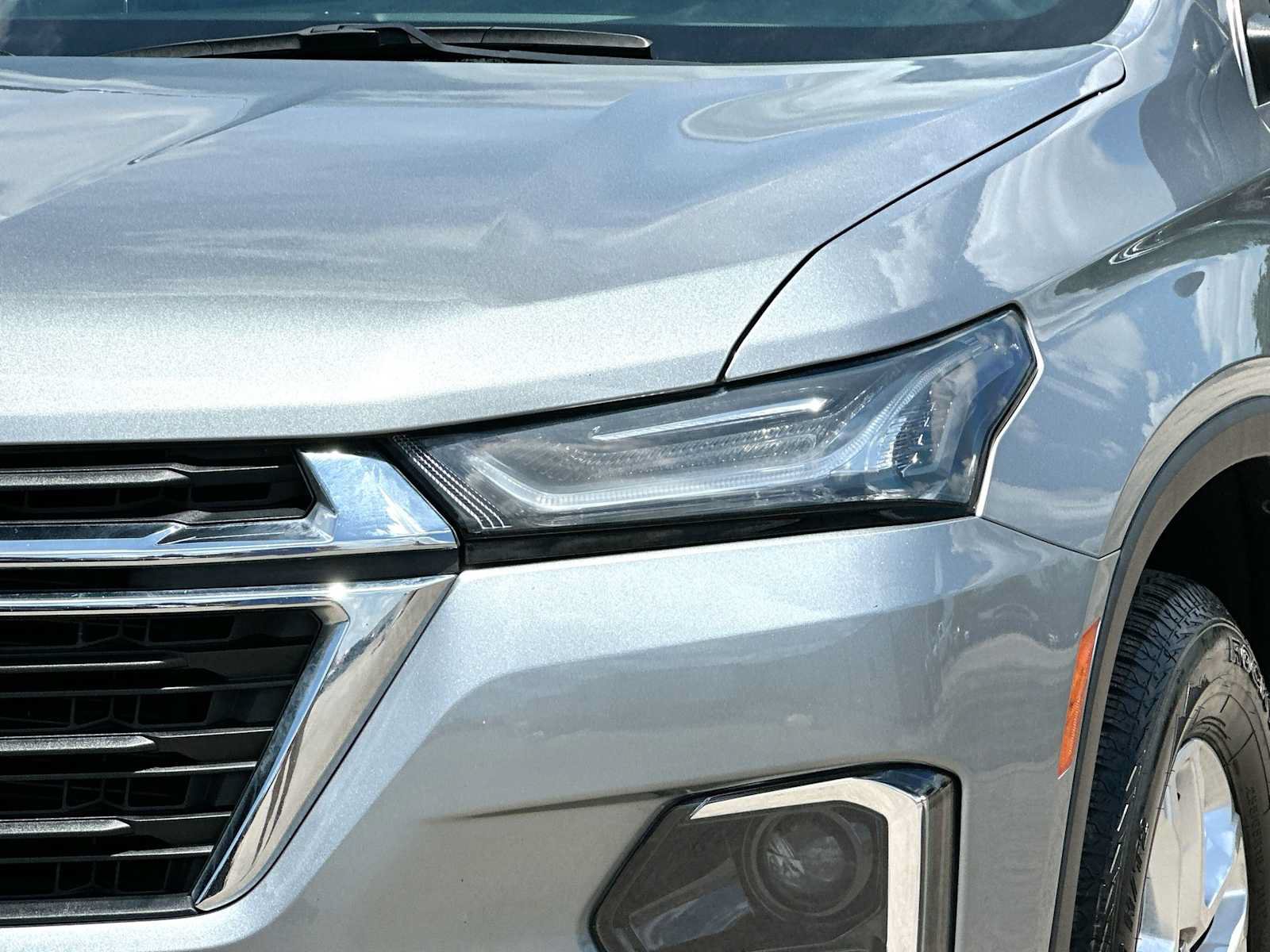 Used 2023 Chevrolet Traverse LS FWD image 16