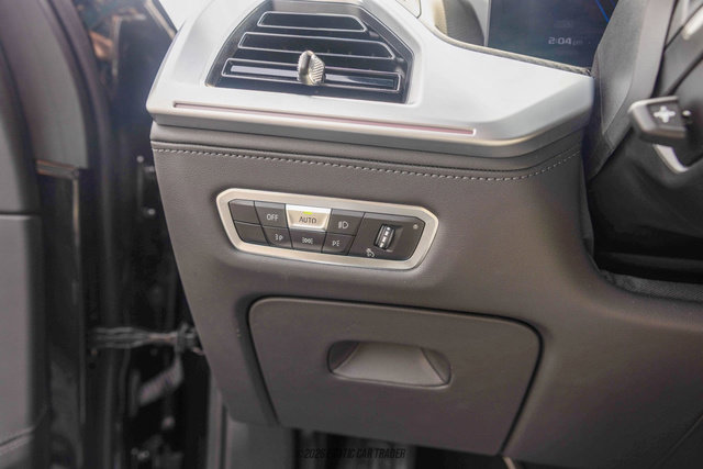 Used 2023 BMW XM image 33