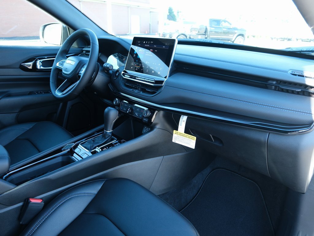 New 2026 Jeep Compass Limited image 32